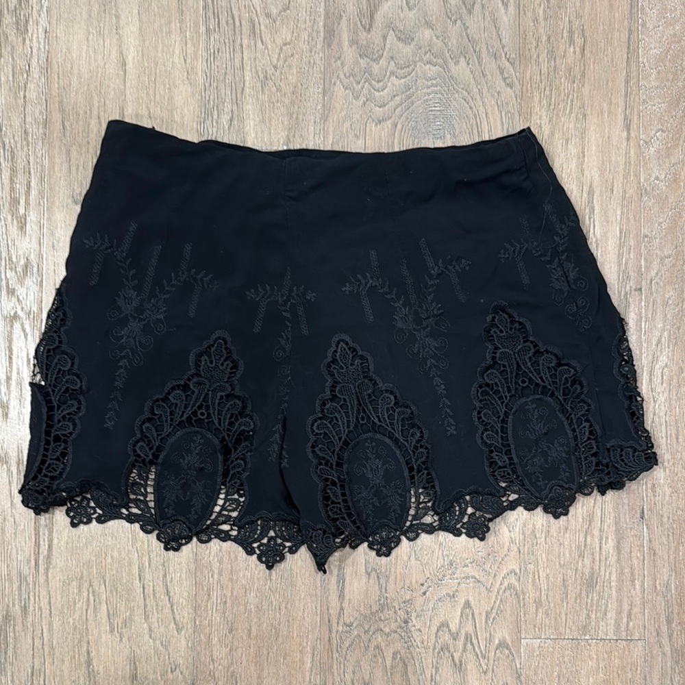 Forever 21 Elegant Black Lace Women’s Mini Skirt Size Medium - Picture 4 of 6